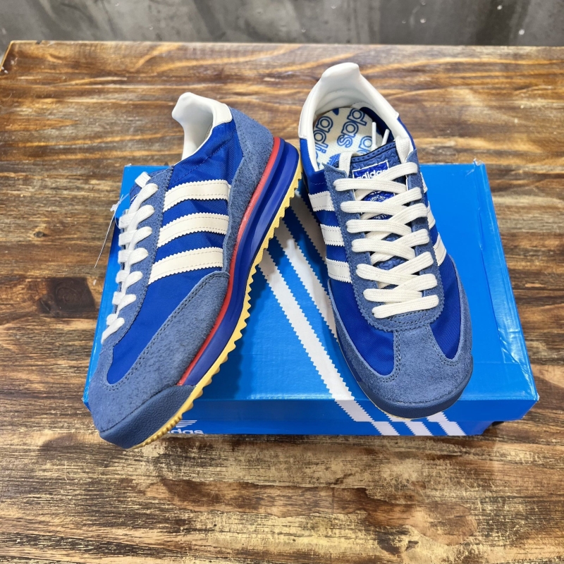 Adidas Sneakers